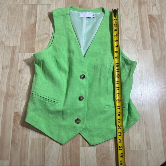 ASOS Design Women's Lightweight Green Vest Sleeveless Button Down vest Size 12 - Picture 2 of 6